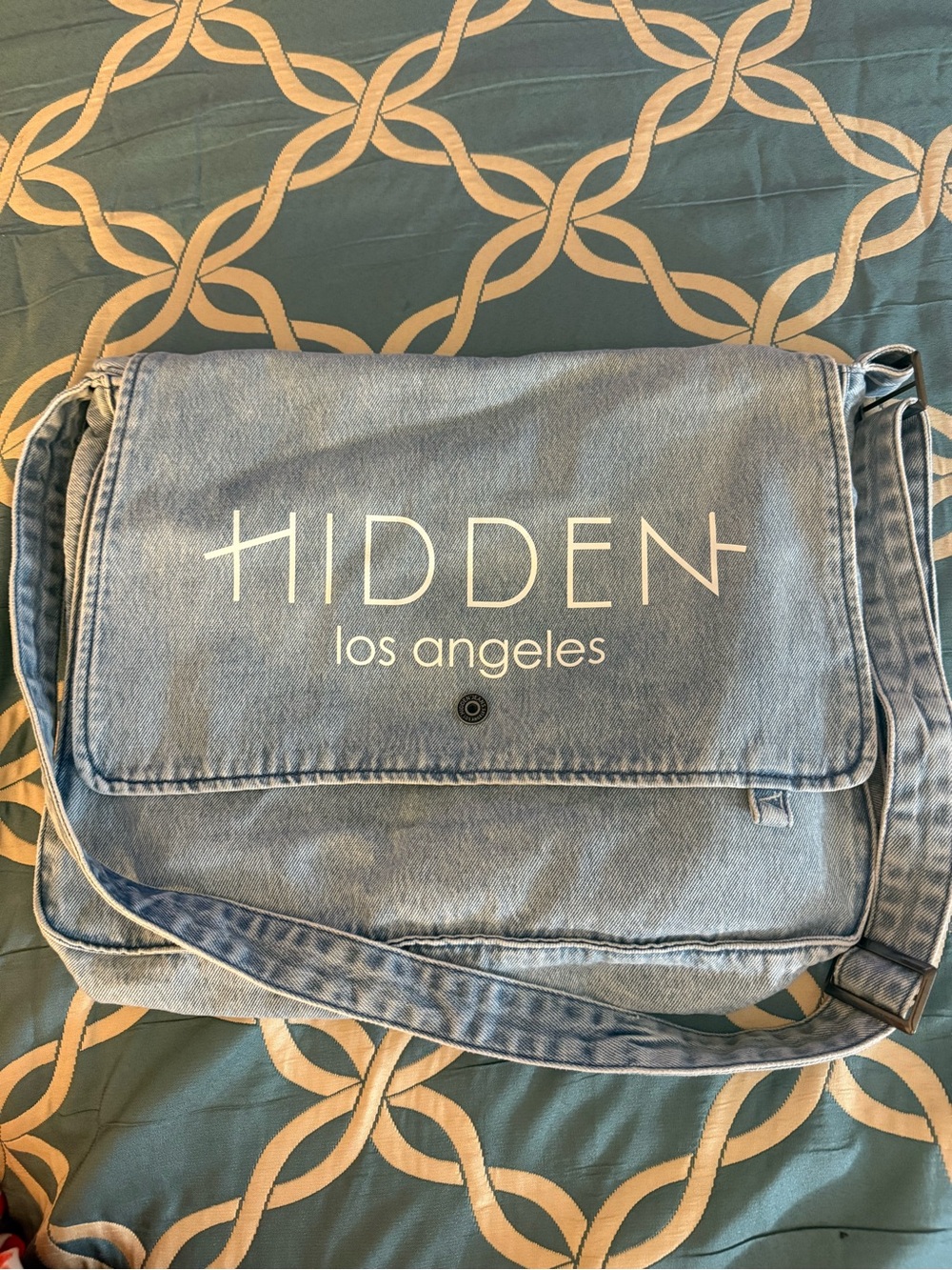 Hidden Los Angeles denim purse messenger bag light wash flap